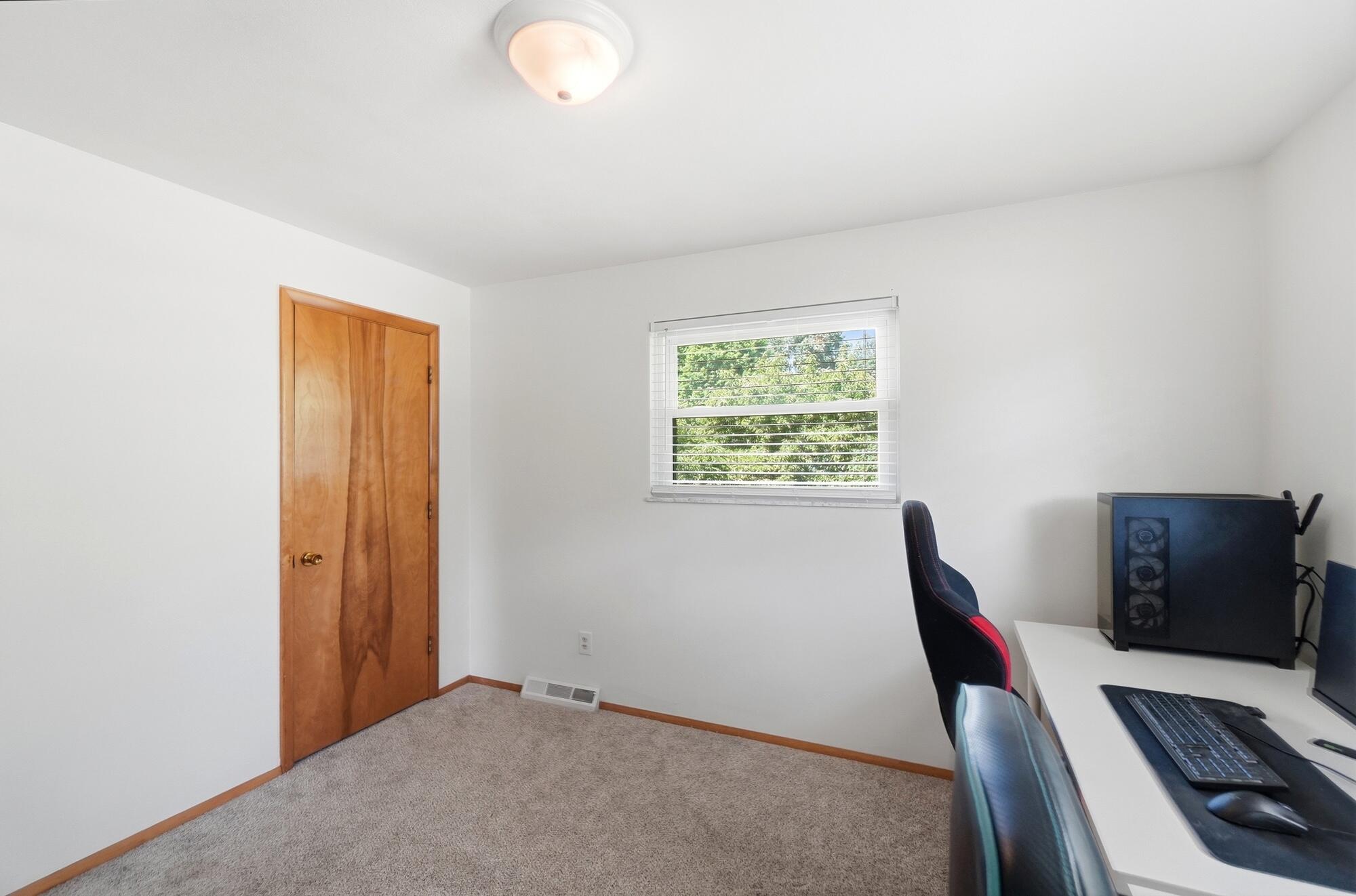1858 Devon Drive Springfield, OH 45503 - Photo 33 of 55 035