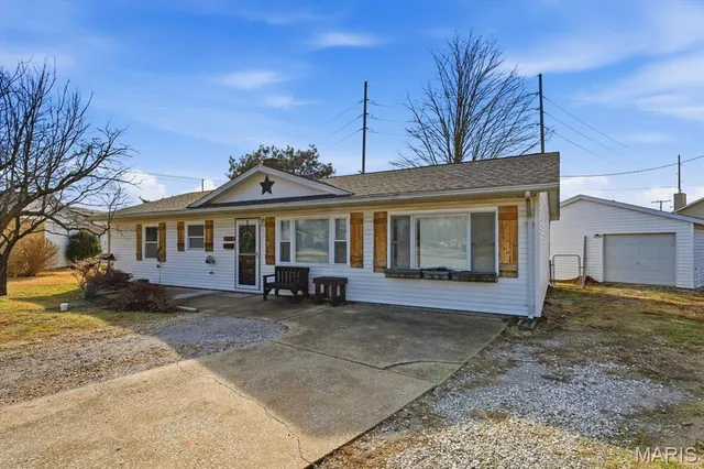 $215,000 | 519 Joy Drive, O'Fallon, IL 62269