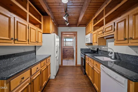 $899,000 | 643 Old Stonehouse Road, Chapel Hill, NC 27516