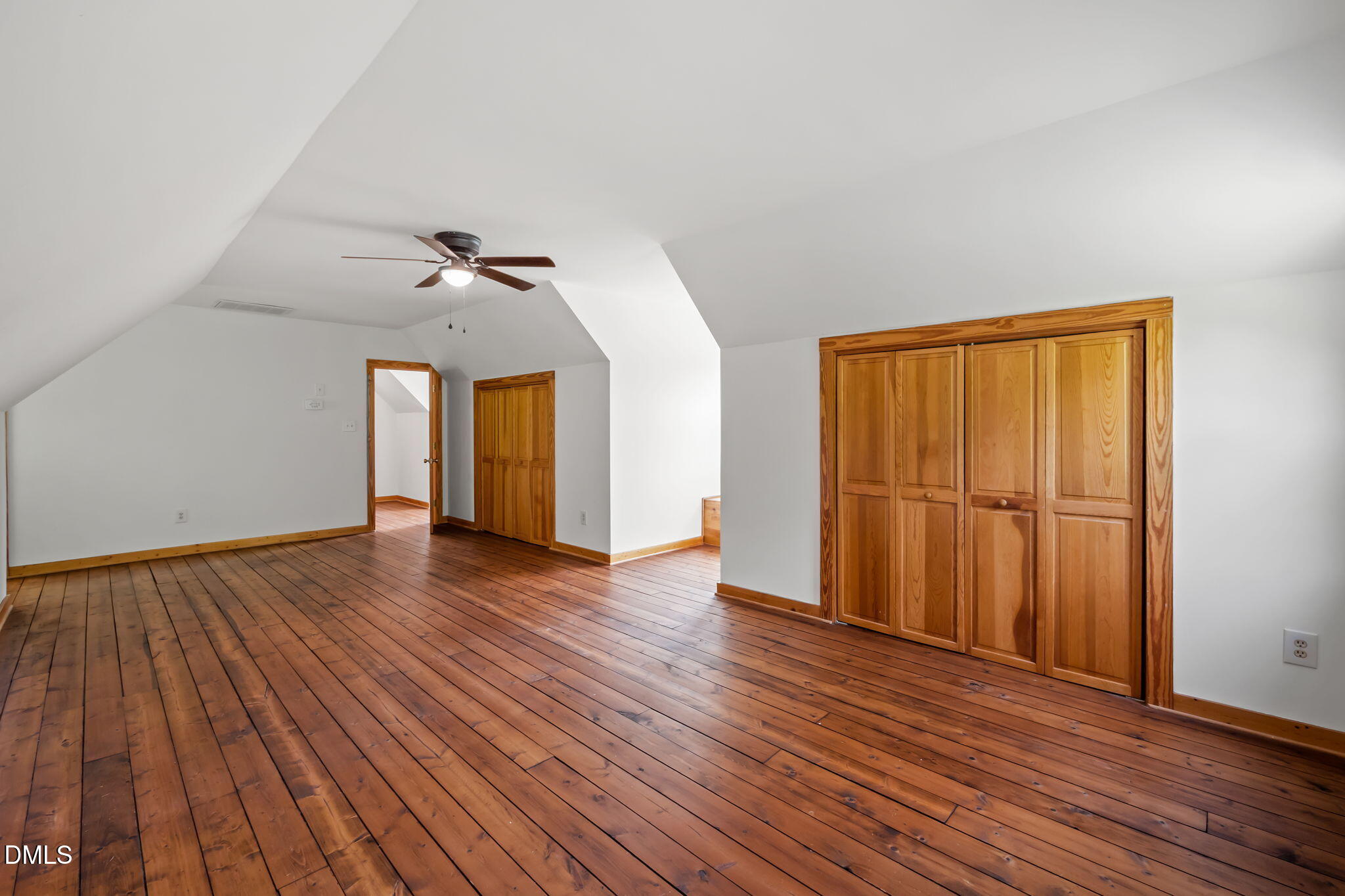 643 Old Stonehouse Road Chapel Hill, NC 27516 - Photo 38 of 63 a view of a livingroom with wooden floor