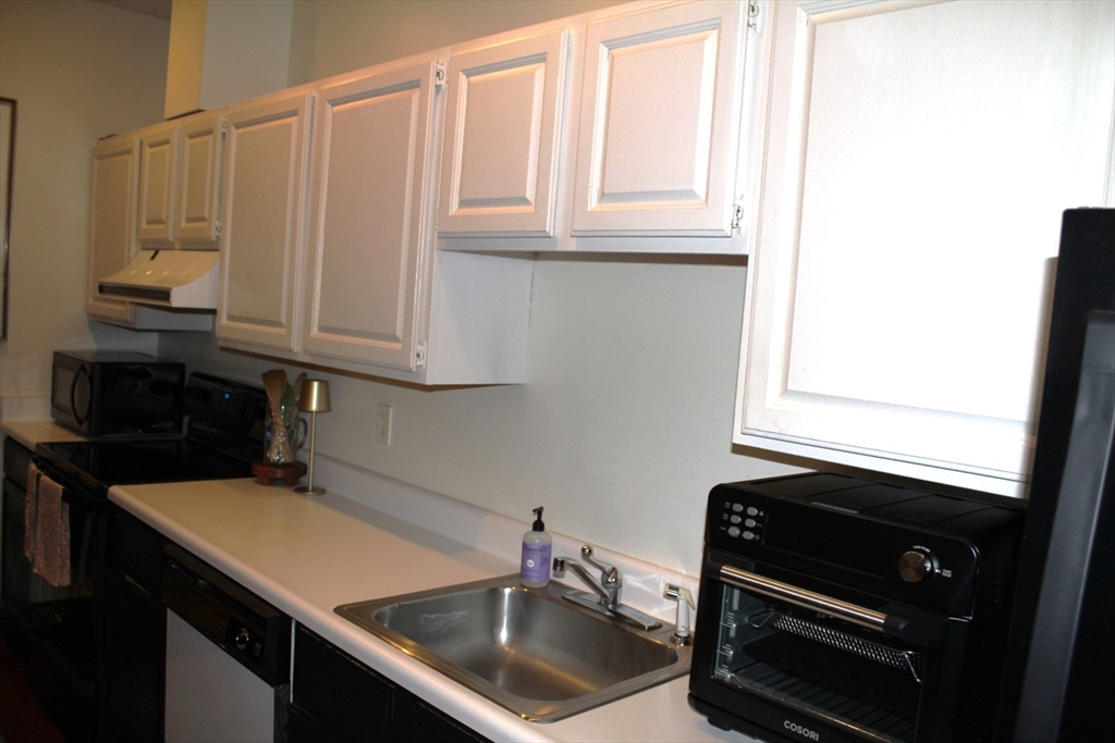 235 State Street, Unit 311 Springfield, MA 01103 - Photo 6 of 17 Gallery Image 6