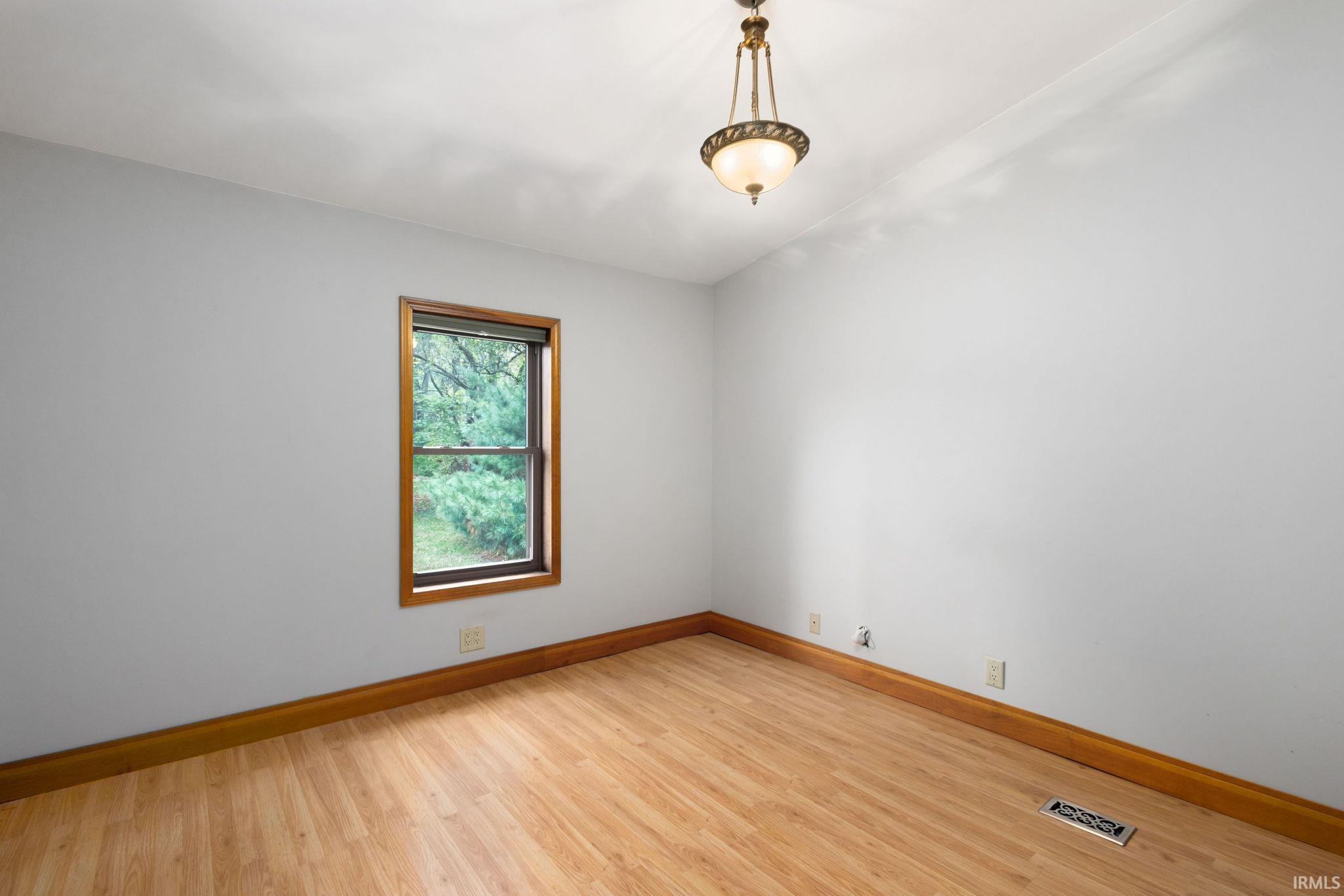 10824 Anderson Road Granger, IN 46530 - Photo 12 of 22 Gallery Image 12