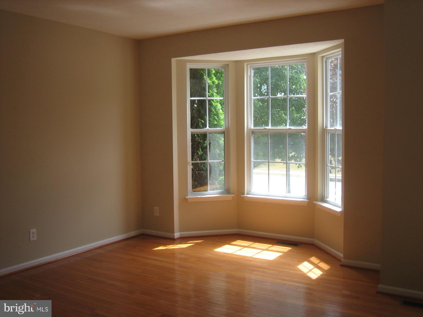118 Patton Way Elkton, MD 21921 - Photo 14 of 16 Living Room