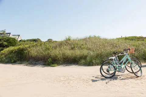 $4,950,000 | 54 Fithian Lane, East Hampton, NY 11937