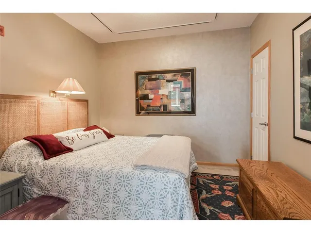 $2,200 | 2100 Old School Road, Unit 108, Mound, MN 55364