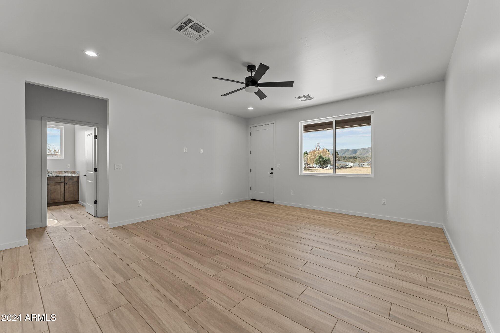 18473 Henry Coe Road Peeples Valley, AZ 86332 - Photo 14 of 31 7-web-or-mls-DSC08274