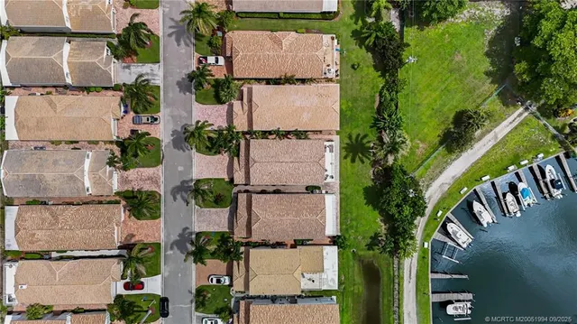 $879,000 | 143 Pepper Lane, Jensen Beach, FL 34957