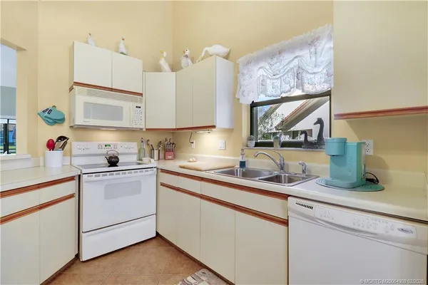 $369,000 | 6030 Southeast Martinique Drive, Unit 104, Stuart, FL 34997