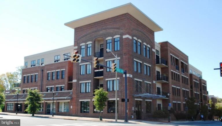 181 East Reed Avenue, Unit 313 Alexandria, VA 22305 - Photo 1 of 22 Exterior (Main)