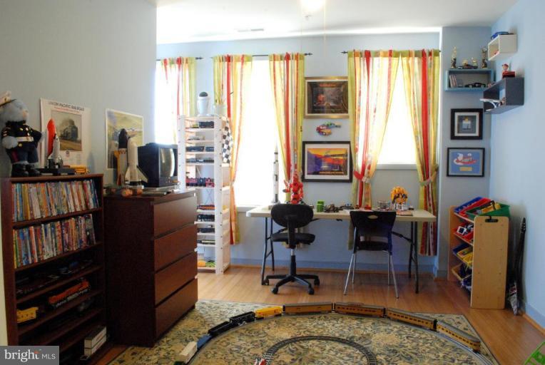181 East Reed Avenue, Unit 313 Alexandria, VA 22305 - Photo 11 of 22 Bedroom #2