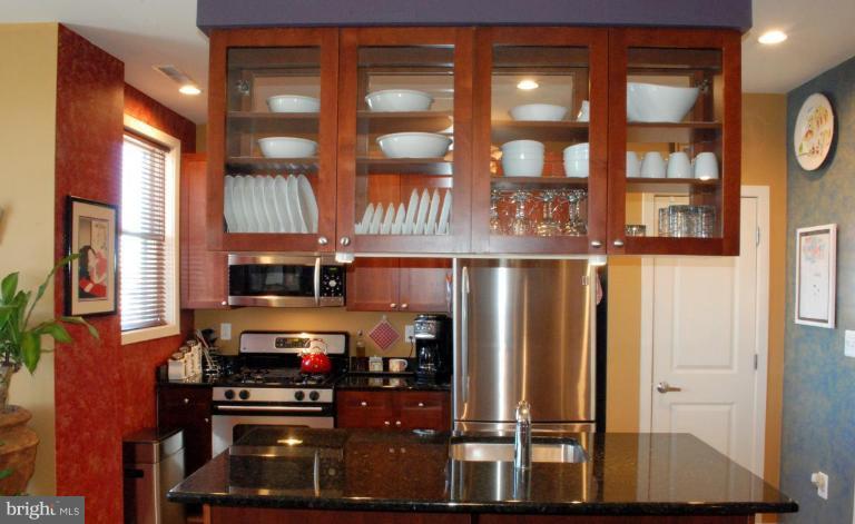181 East Reed Avenue, Unit 313 Alexandria, VA 22305 - Photo 5 of 22 Kitchen