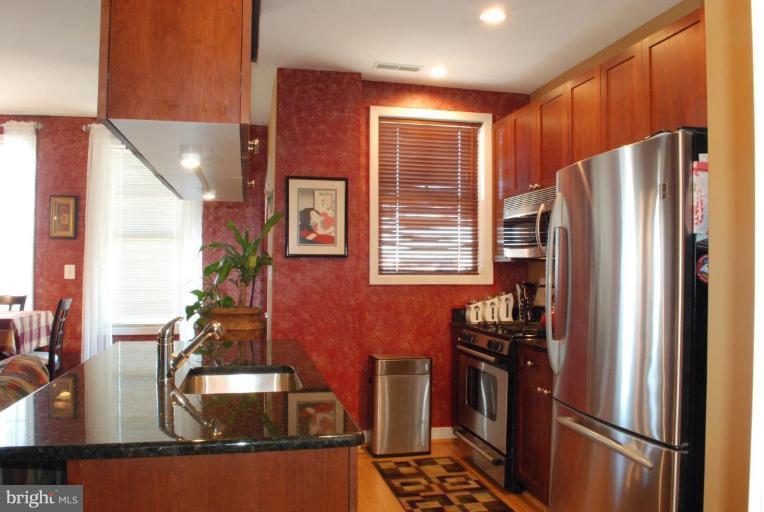 181 East Reed Avenue, Unit 313 Alexandria, VA 22305 - Photo 6 of 22 Kitchen #2