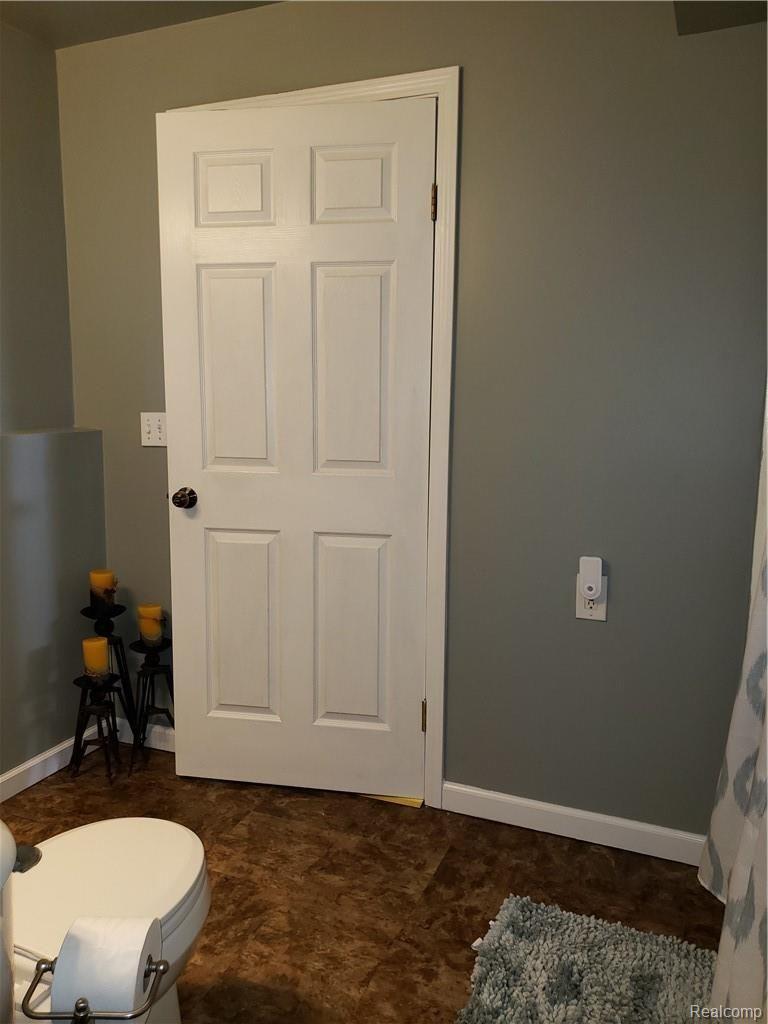 6504 Byron Road Howell, MI 48855 - Photo 26 of 36 20190505_145433.jpg