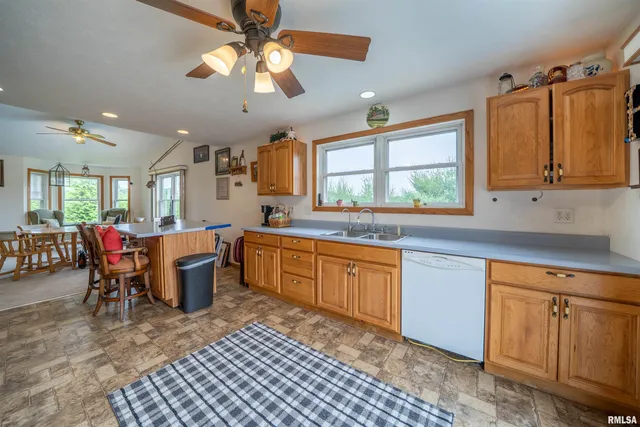 $449,900 | 21501 North Berchtold Road, Chillicothe, IL 61523