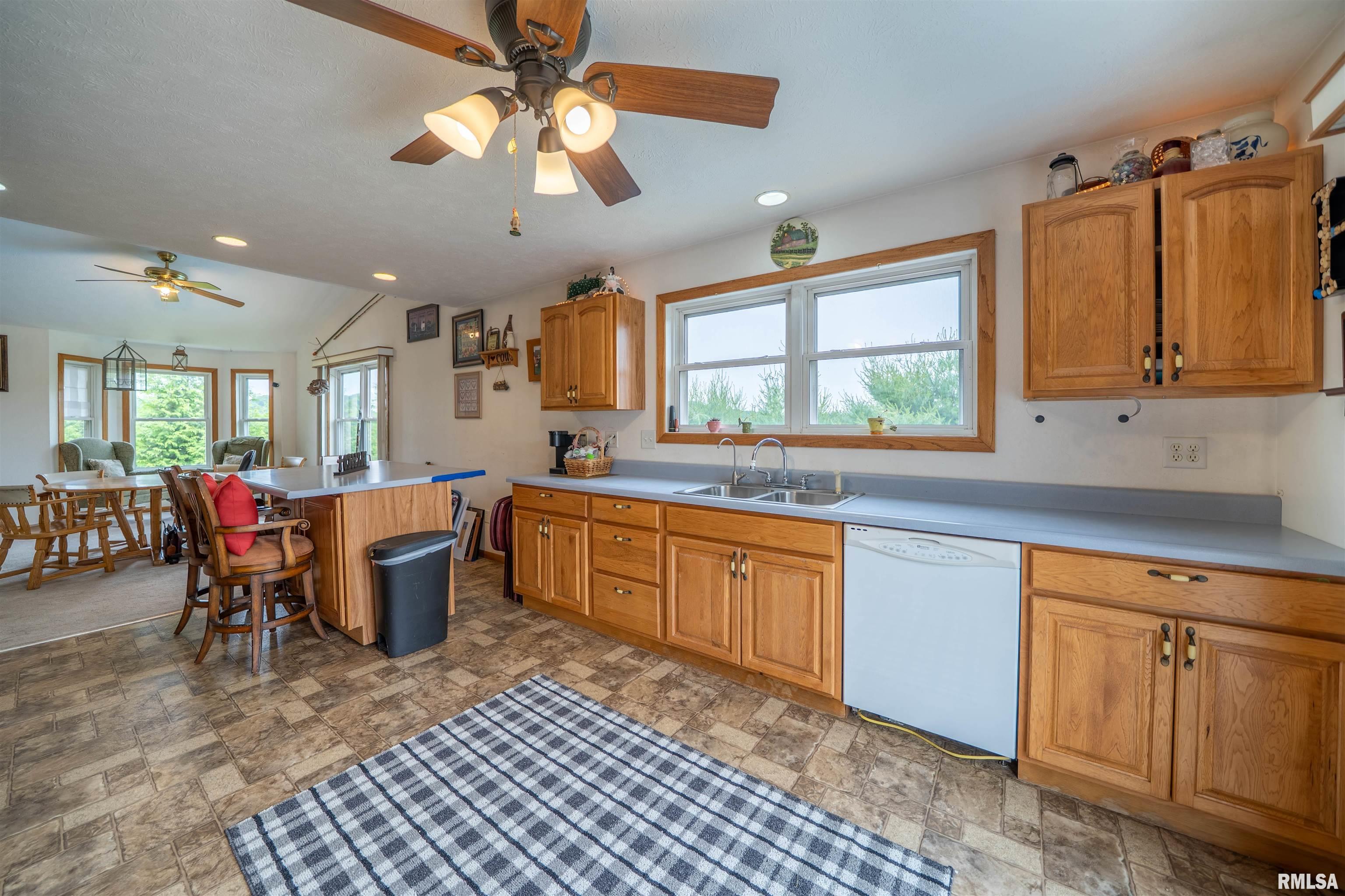 21501 North Berchtold Road Chillicothe, IL 61523 - Photo 13 of 100