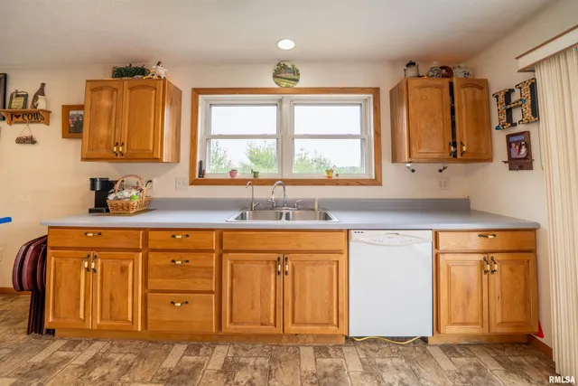 $449,900 | 21501 North Berchtold Road, Chillicothe, IL 61523