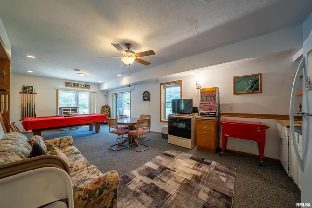 $449,900 | 21501 North Berchtold Road, Chillicothe, IL 61523