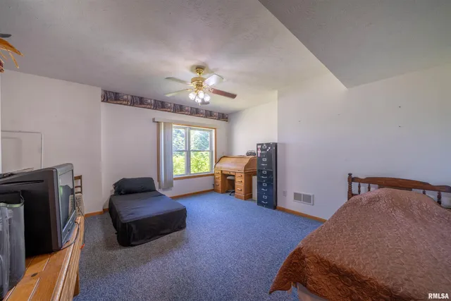 $449,900 | 21501 North Berchtold Road, Chillicothe, IL 61523