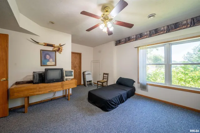 $449,900 | 21501 North Berchtold Road, Chillicothe, IL 61523