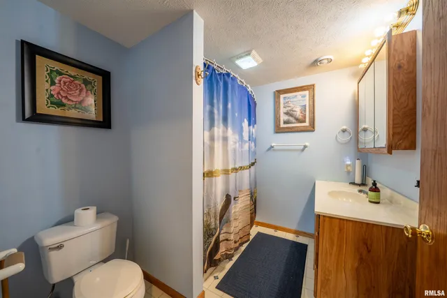 $449,900 | 21501 North Berchtold Road, Chillicothe, IL 61523