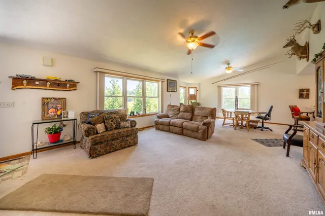 $449,900 | 21501 North Berchtold Road, Chillicothe, IL 61523