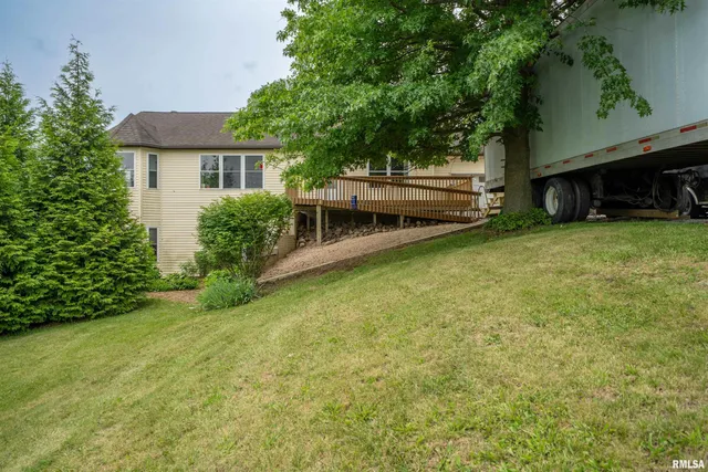 $449,900 | 21501 North Berchtold Road, Chillicothe, IL 61523