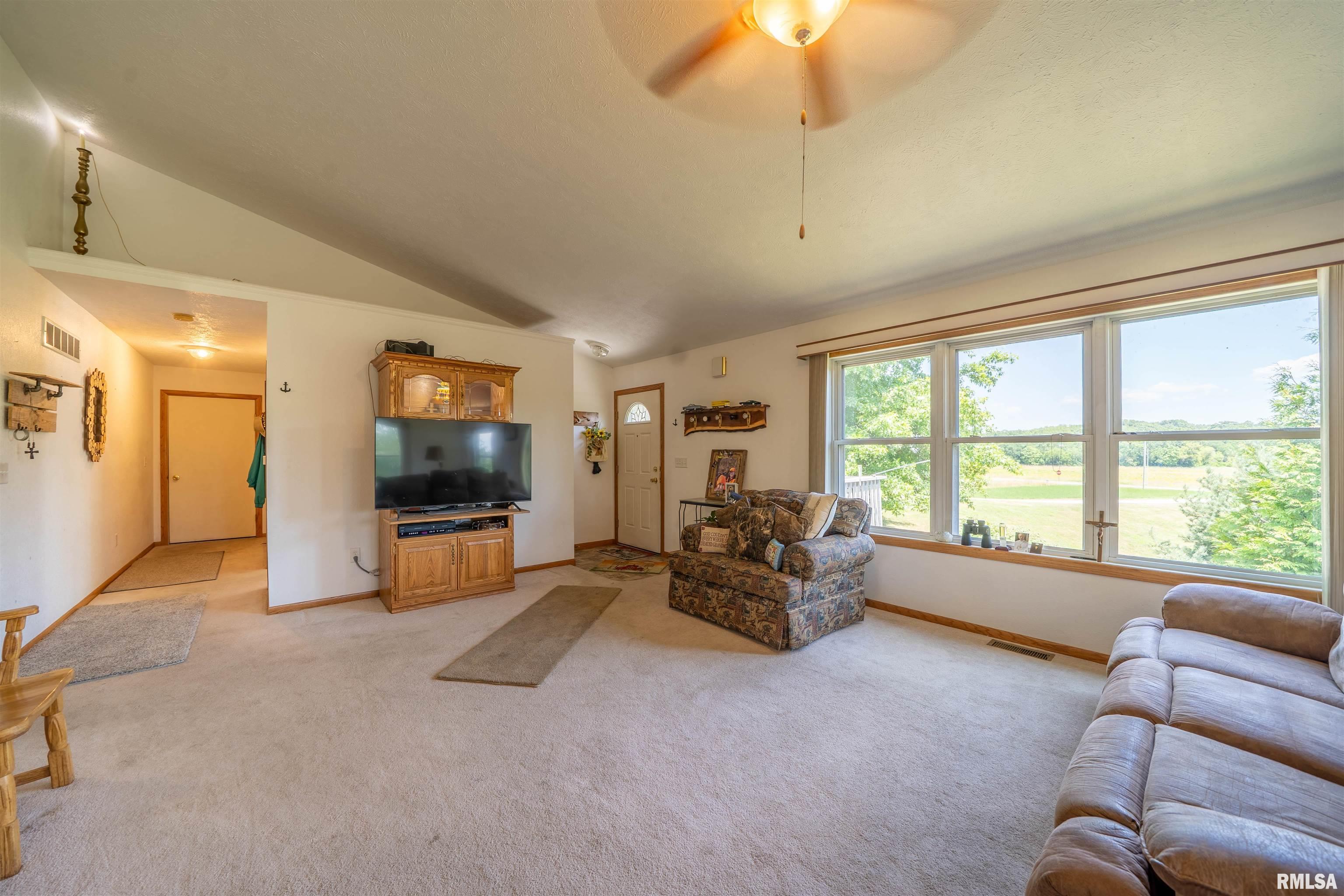 21501 North Berchtold Road Chillicothe, IL 61523 - Photo 6 of 100