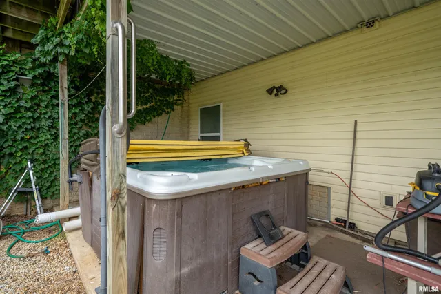 $449,900 | 21501 North Berchtold Road, Chillicothe, IL 61523