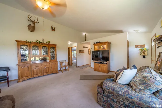 $449,900 | 21501 North Berchtold Road, Chillicothe, IL 61523