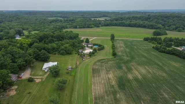 $449,900 | 21501 North Berchtold Road, Chillicothe, IL 61523