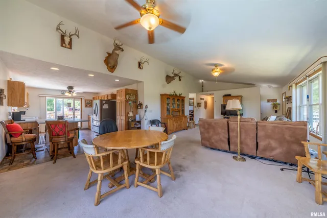 $449,900 | 21501 North Berchtold Road, Chillicothe, IL 61523