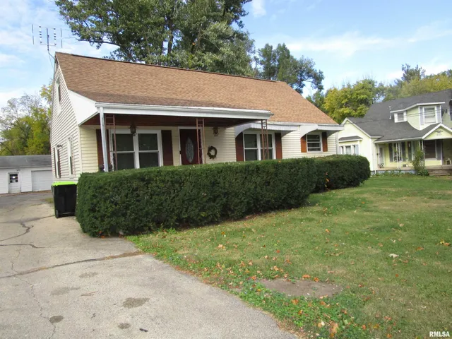 $150,000 | 411 Caldwell Street, Jacksonville, IL 62650