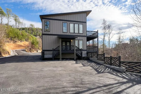 $899,000 | 1924 Walker Trail, Sevierville, TN 37876