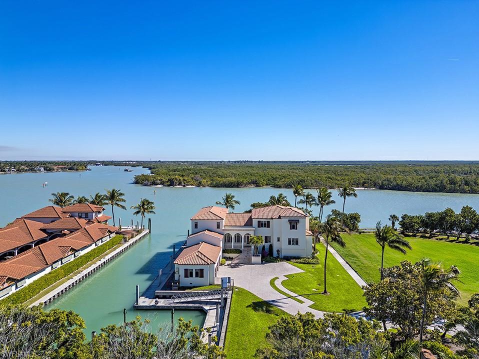 230-240 Bay Road Naples, FL 34102 - Photo 2 of 8