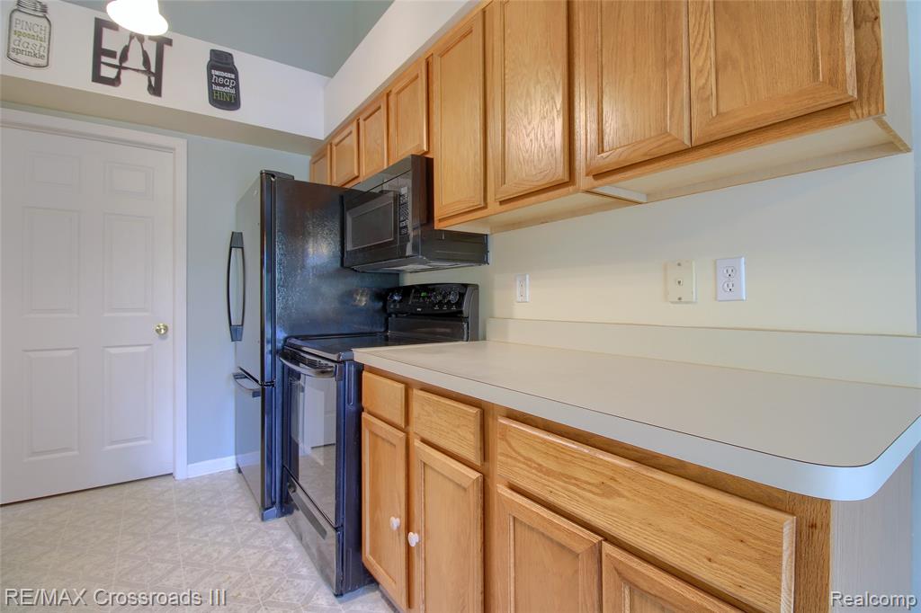 46158 Reedgrass Lane Belleville, MI 48111 - Photo 14 of 30 Gallery Image 14