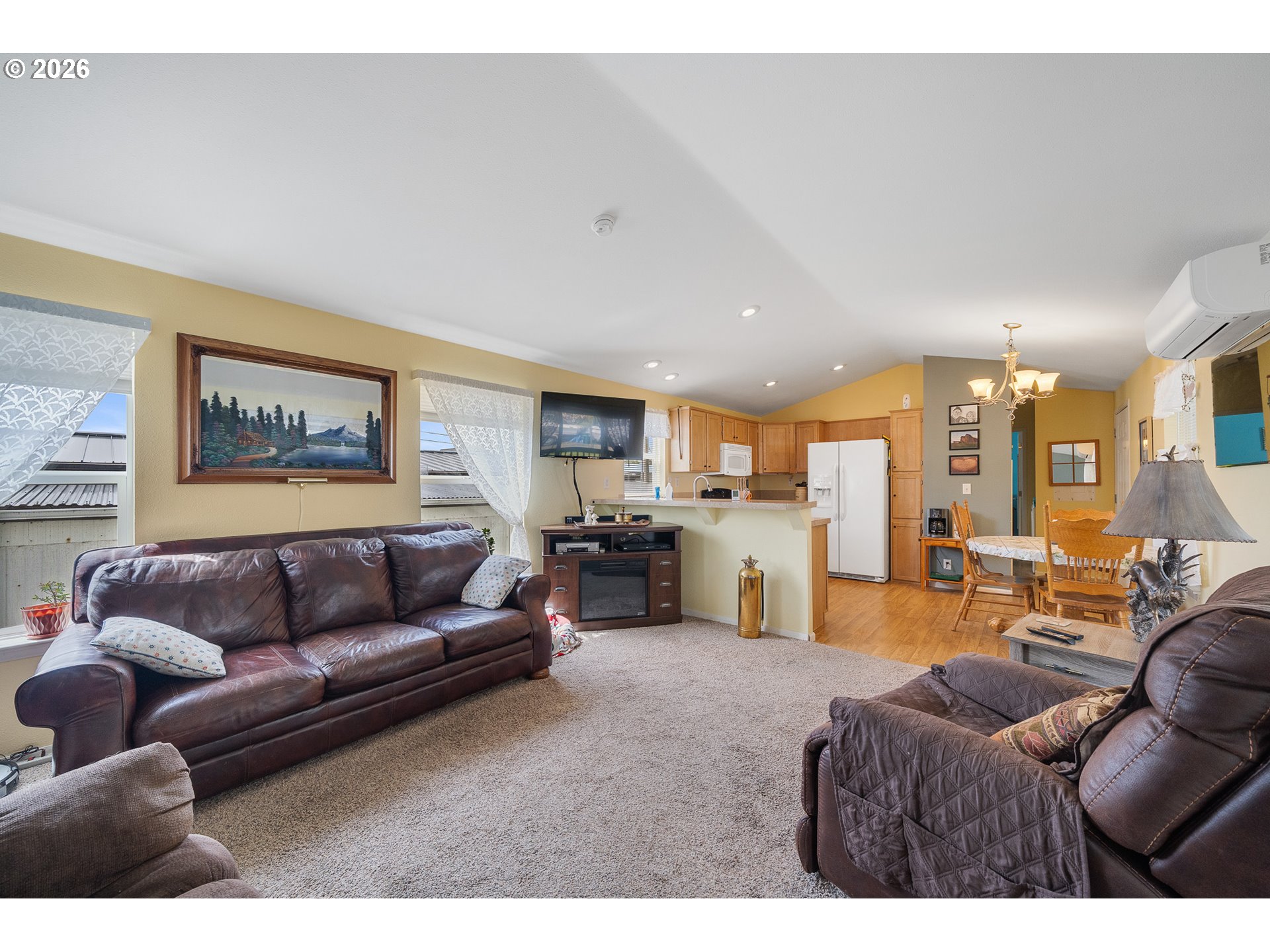 105 10th Street Garibaldi, OR 97118 - Photo 7 of 22 Living Room/Dining Room