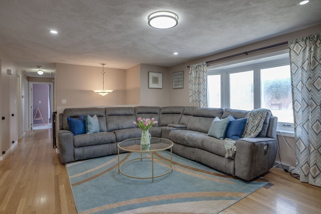 7 Briarwood Road Woburn, MA 01801 - Photo 7 of 20