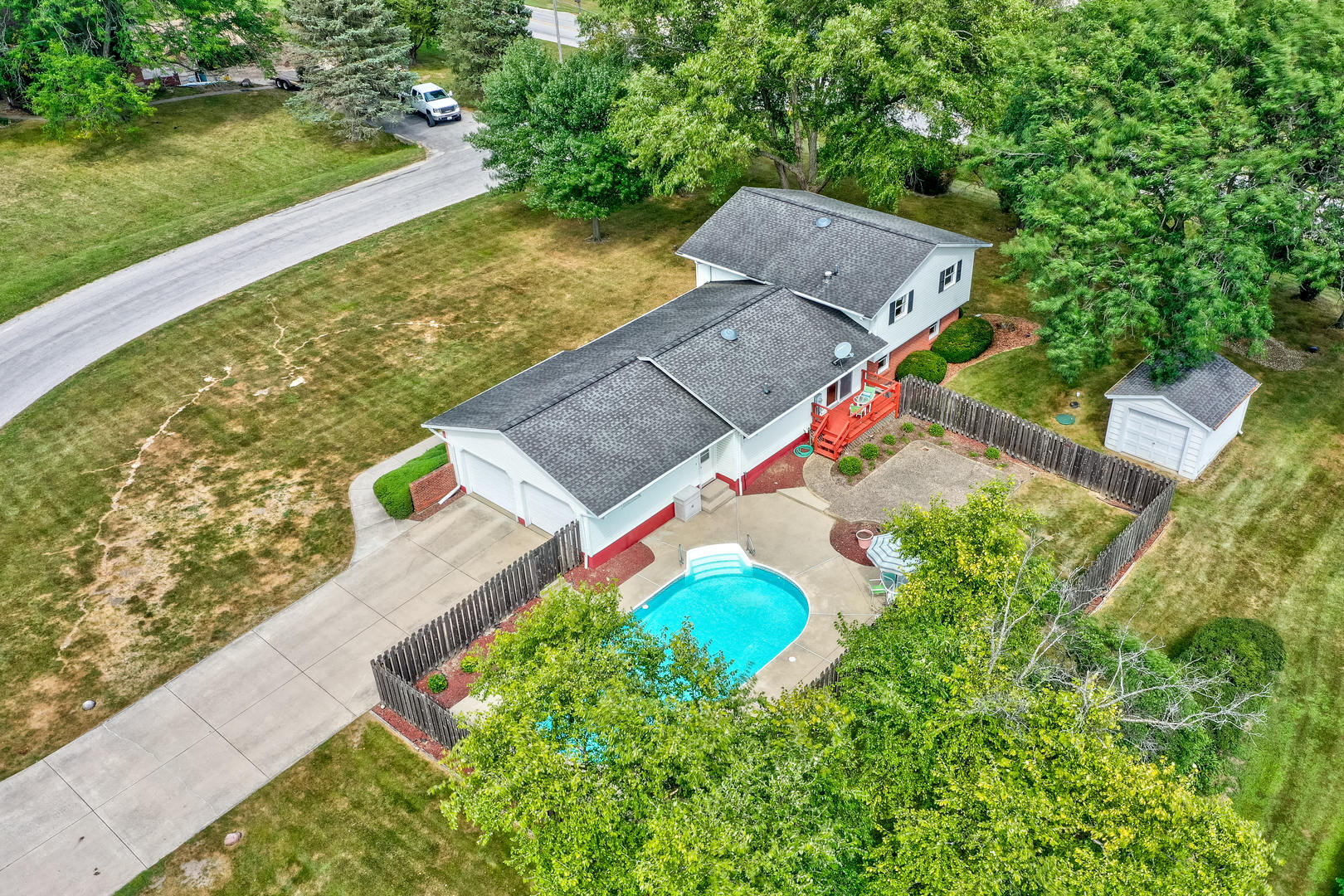 2524 East 1669th Road Ottawa, IL 61350 - Photo 3 of 34