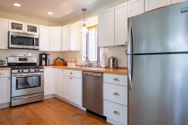 $3,500 | 774 Middle Street, Unit 4, Portsmouth, NH 03801