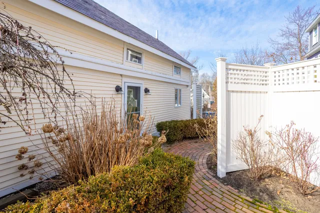 $3,500 | 774 Middle Street, Unit 4, Portsmouth, NH 03801