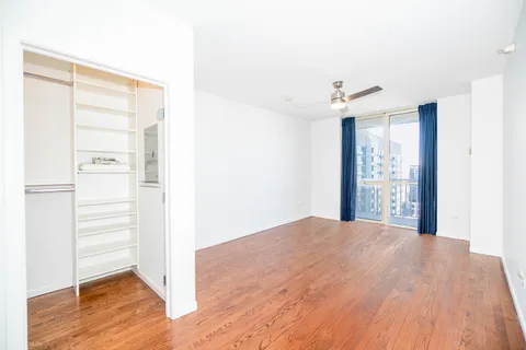 $450,000 | 645 North Kingsbury Street, Unit 2109, Chicago, IL 60654