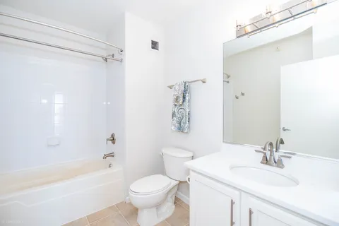 $450,000 | 645 North Kingsbury Street, Unit 2109, Chicago, IL 60654