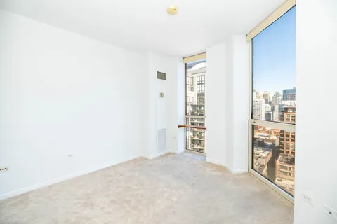 $450,000 | 645 North Kingsbury Street, Unit 2109, Chicago, IL 60654