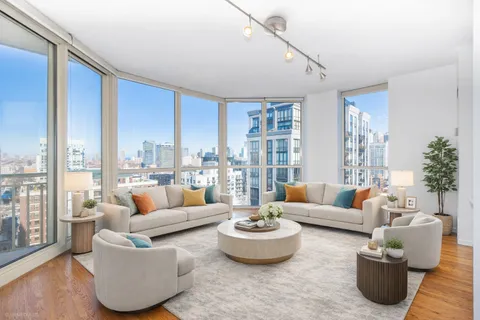 $450,000 | 645 North Kingsbury Street, Unit 2109, Chicago, IL 60654