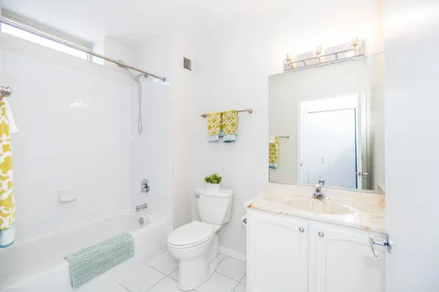 $450,000 | 645 North Kingsbury Street, Unit 2109, Chicago, IL 60654