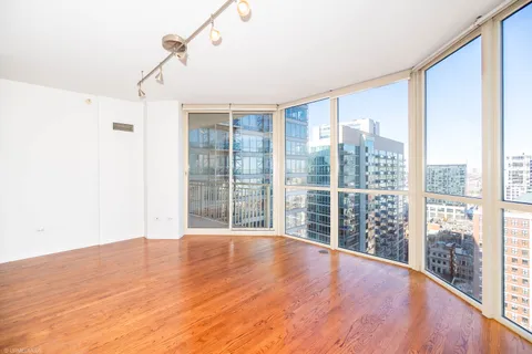$450,000 | 645 North Kingsbury Street, Unit 2109, Chicago, IL 60654