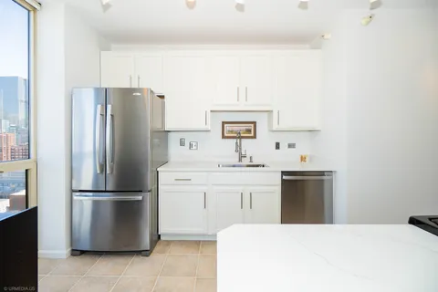 $450,000 | 645 North Kingsbury Street, Unit 2109, Chicago, IL 60654