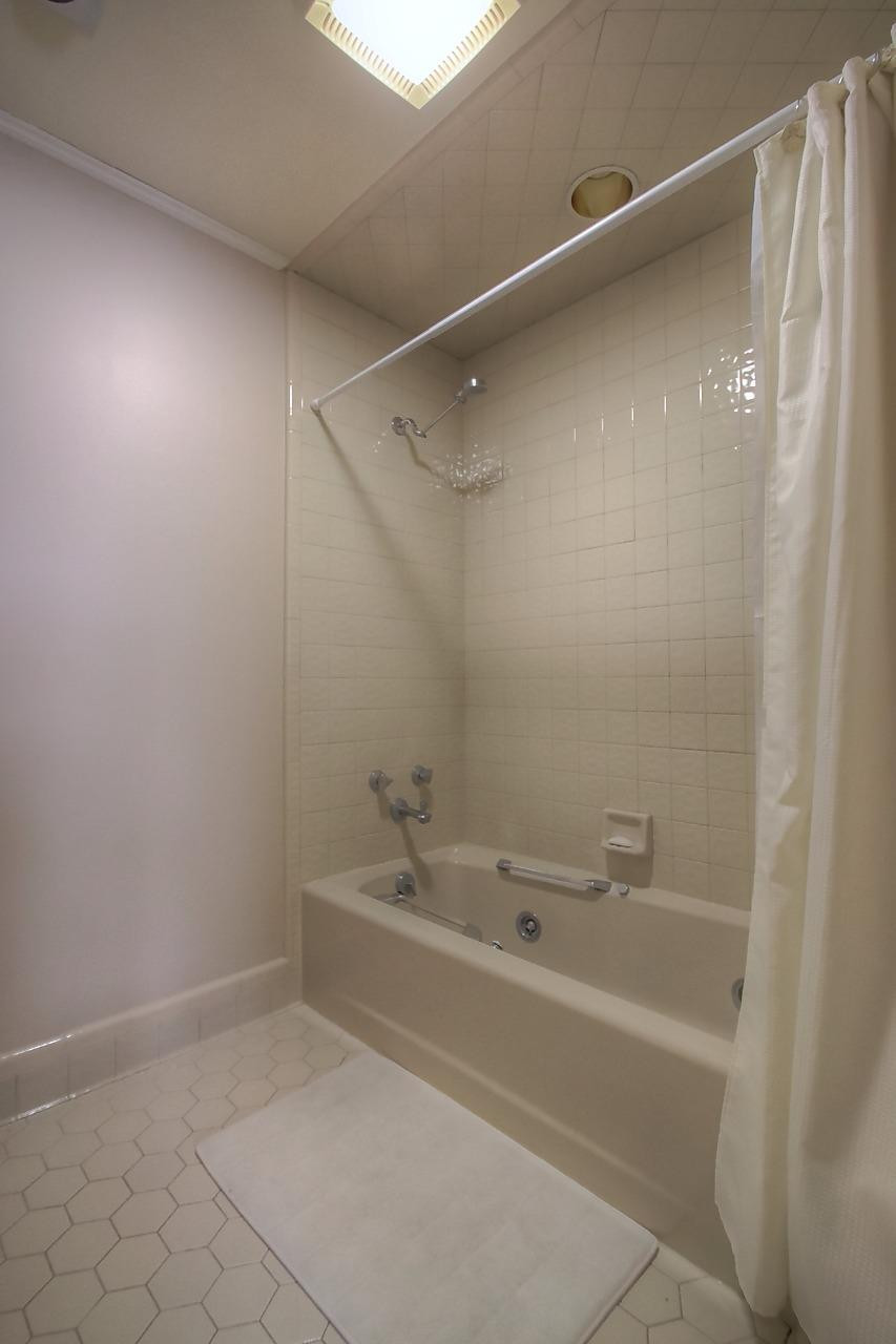 400 Redding Road, Unit 19 Lexington, KY 40517 - Photo 26 of 32 Photo 26