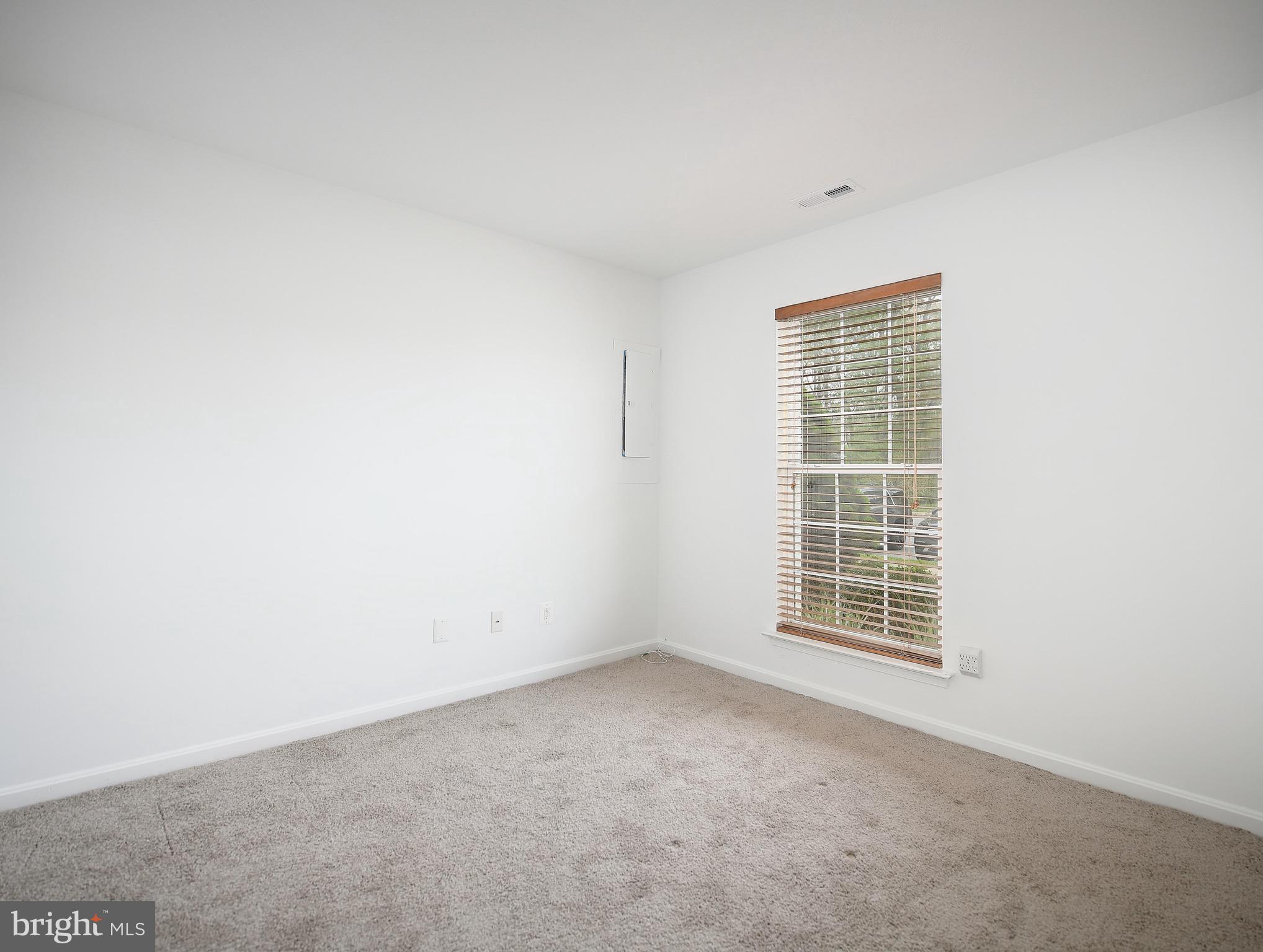659 Kittendale Road Baltimore, MD 21220 - Photo 7 of 31