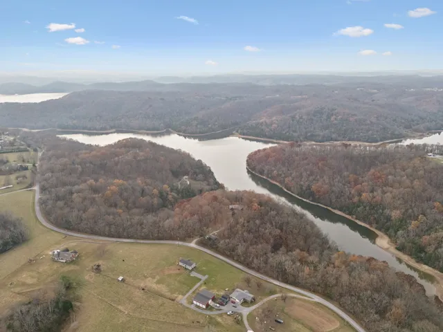 $815,000 | 516 Rhotons Chapel Road, Manchester, TN 37355